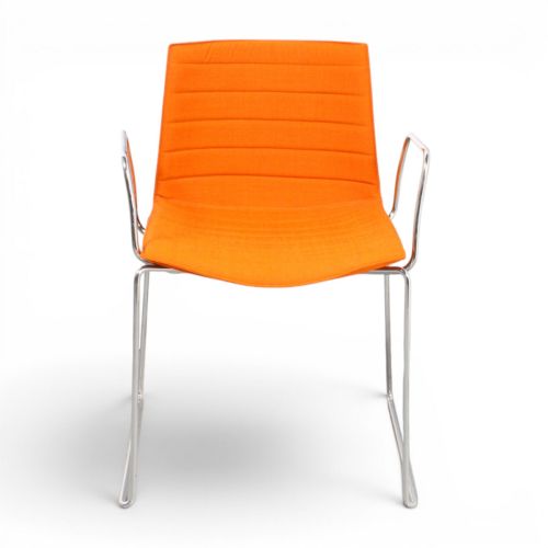 Arper Catifa 46 vergaderstoel, oranje - loop frame