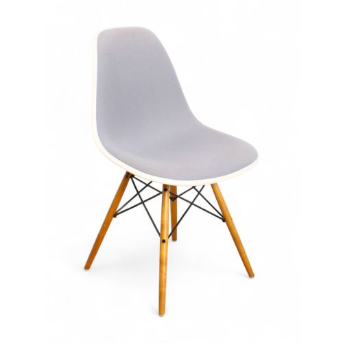 Vitra DSW stoel, gestoffeerd, essen onderstel, grijs-wit