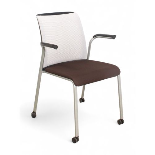 Steelcase Eastside, verrijdbare en stapelbare vergaderstoel, grijs-bruin
