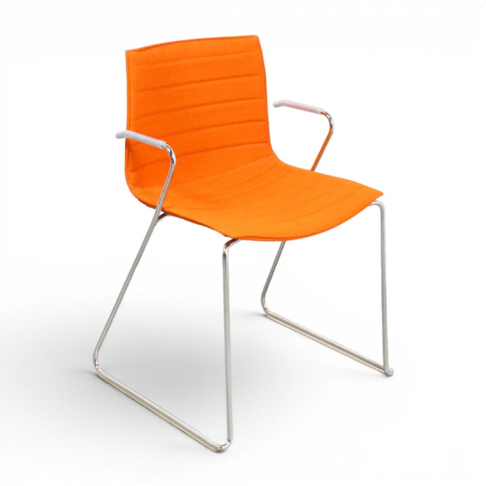 Arper Catifa 46 vergaderstoel, oranje - wire frame