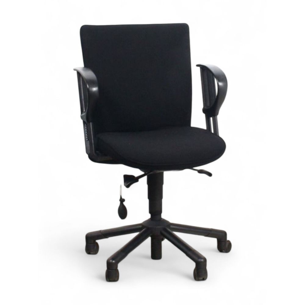 Interstuhl Ataros A123 bureaustoel, zwart