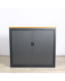 Eco-office roldeurkast, half hoog model, 110 x 120 cm, inclusief 2 legborden